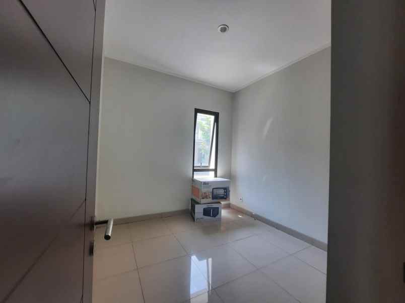 dijual rumah cluster burgundy