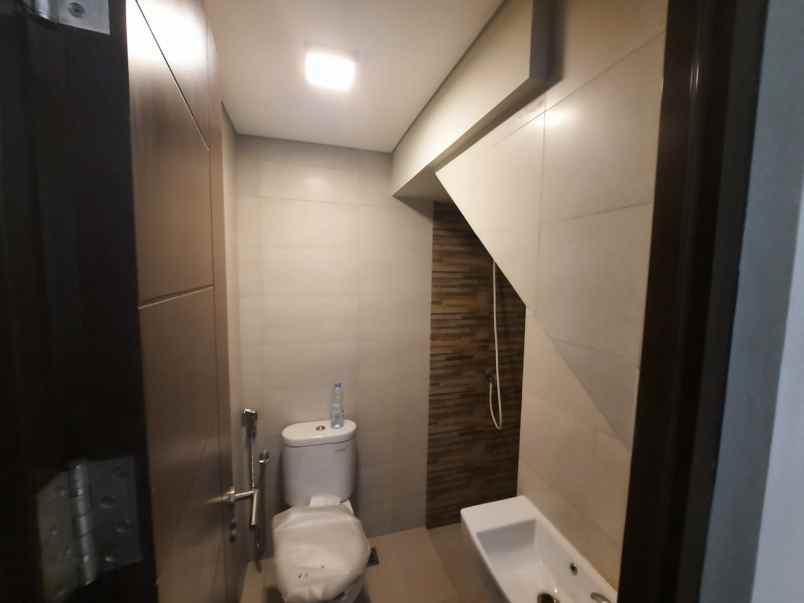 dijual rumah cluster burgundy