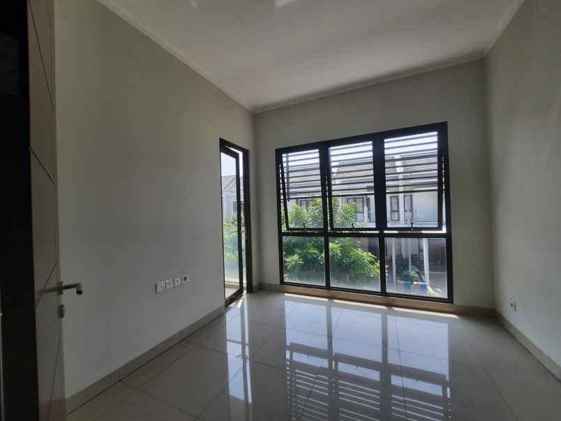 dijual rumah cluster burgundy