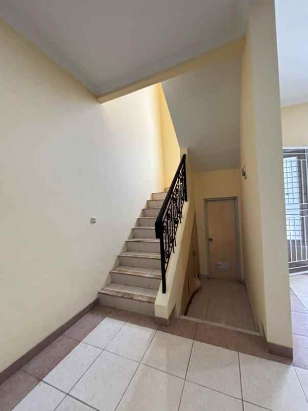 dijual rumah cluster crystal summarecon