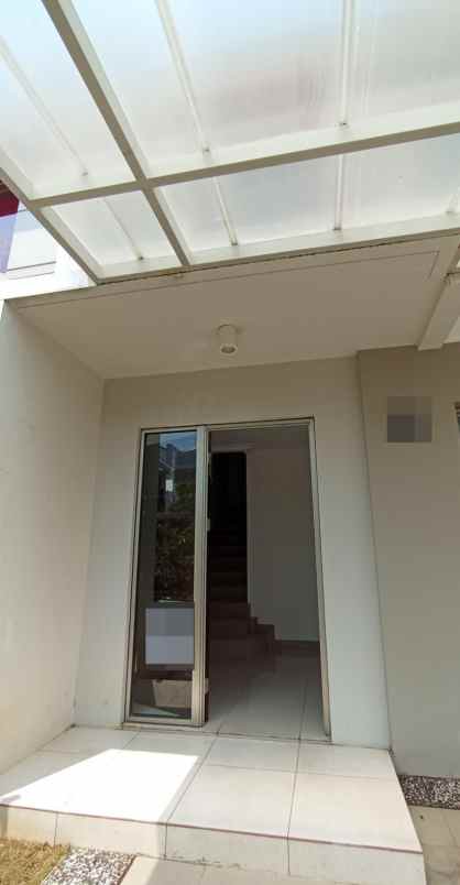 dijual rumah cluster hawai paradise pik2