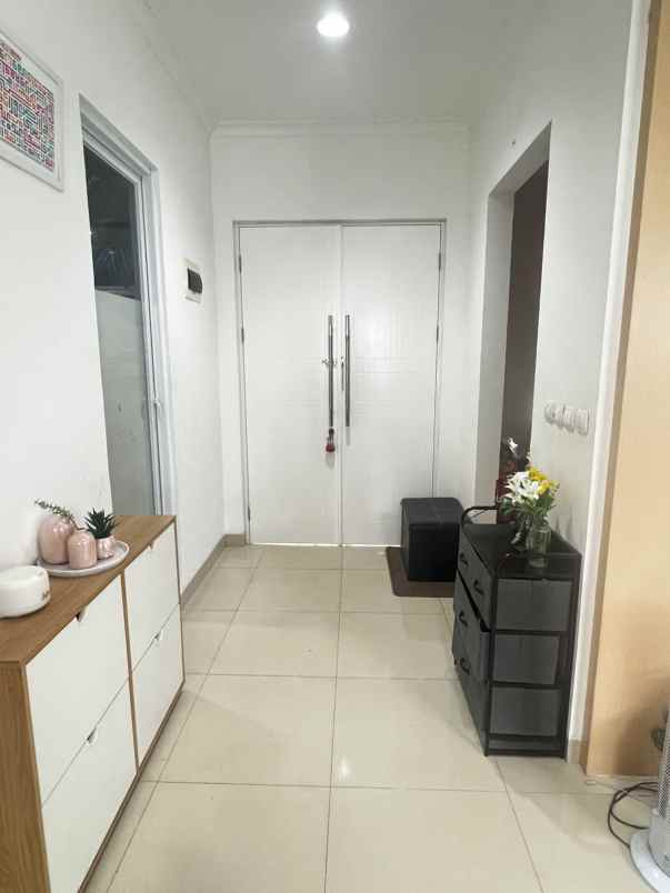 dijual rumah cluster thames jgc jakarta