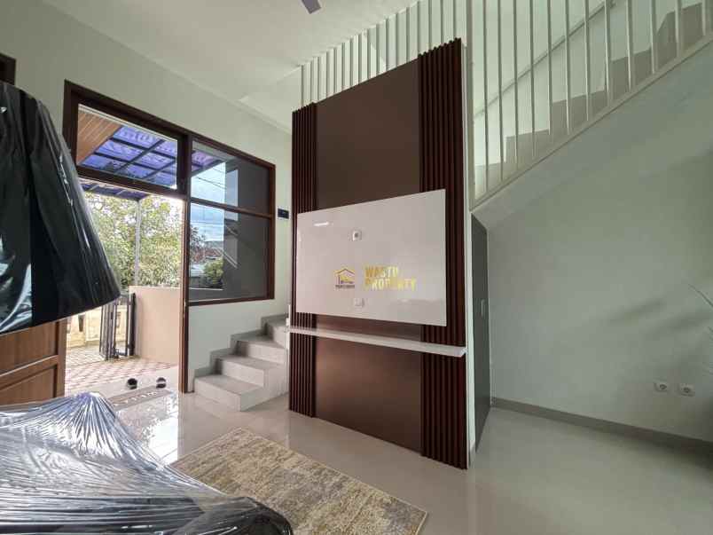 dijual rumah condongcatur