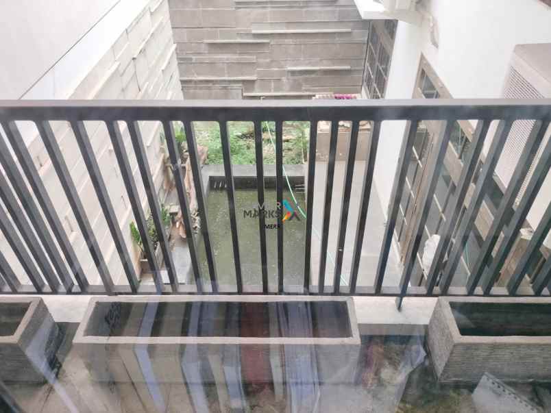 dijual rumah dharmahusada indah barat