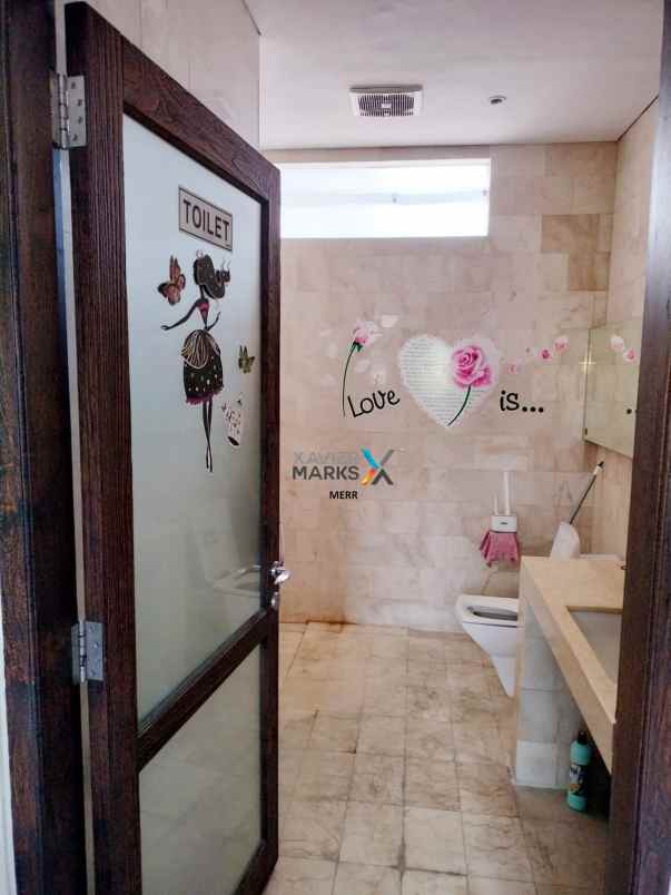 dijual rumah dharmahusada indah barat