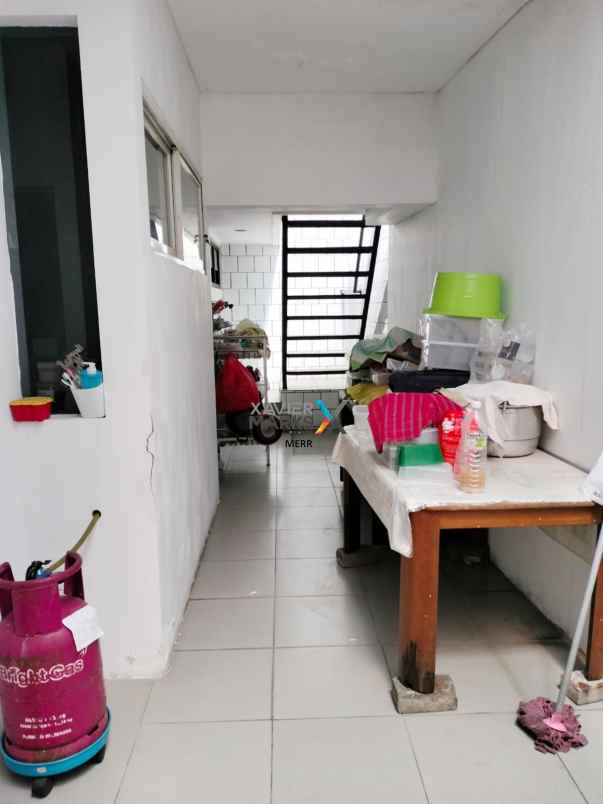 dijual rumah dharmahusada indah barat