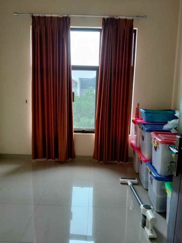 dijual rumah di citragran cibubur posisi hook