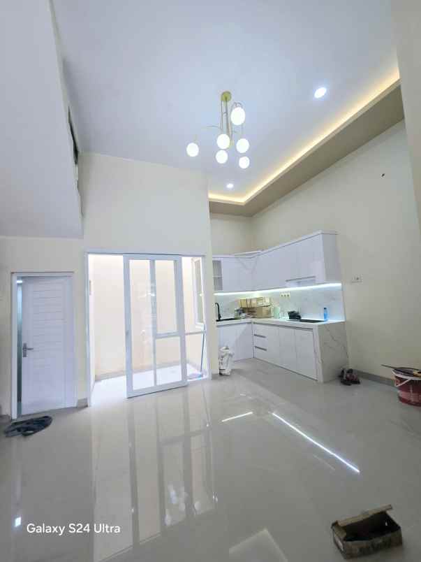 dijual rumah di daerah permata harapan baru