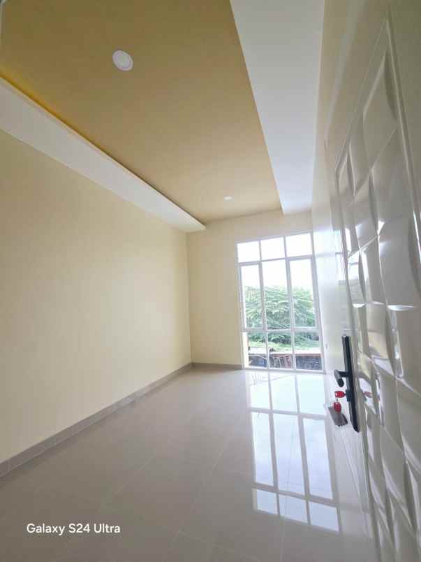 dijual rumah di daerah permata harapan baru