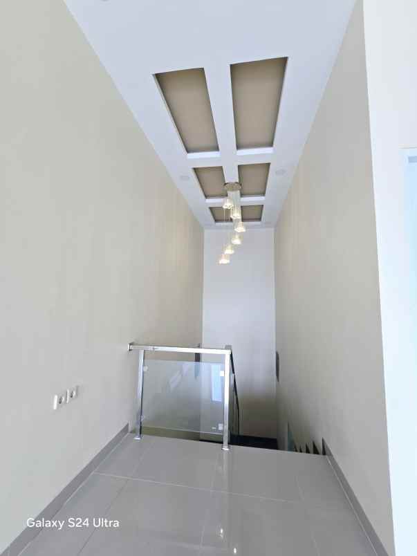 dijual rumah di daerah permata harapan baru