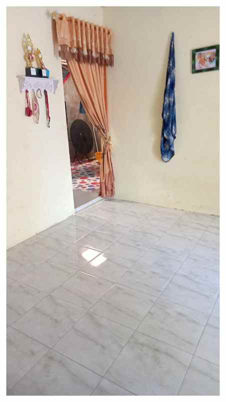 dijual rumah di jalan uka kota pekanbaru 185 juta