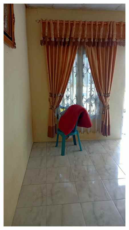 dijual rumah di jalan uka kota pekanbaru 185 juta
