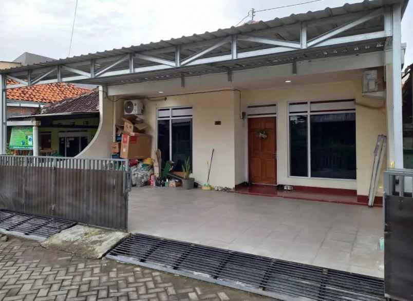 dijual rumah di karang ayu sembar semarang
