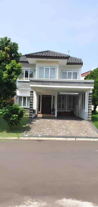 dijual rumah di kota wisata