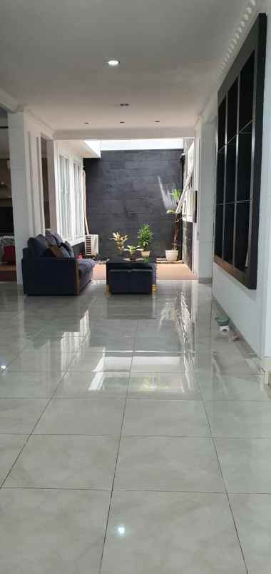 dijual rumah di kota wisata