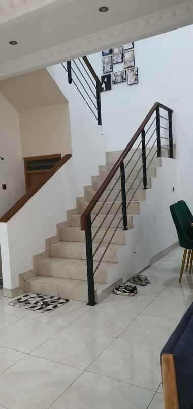 dijual rumah di kota wisata