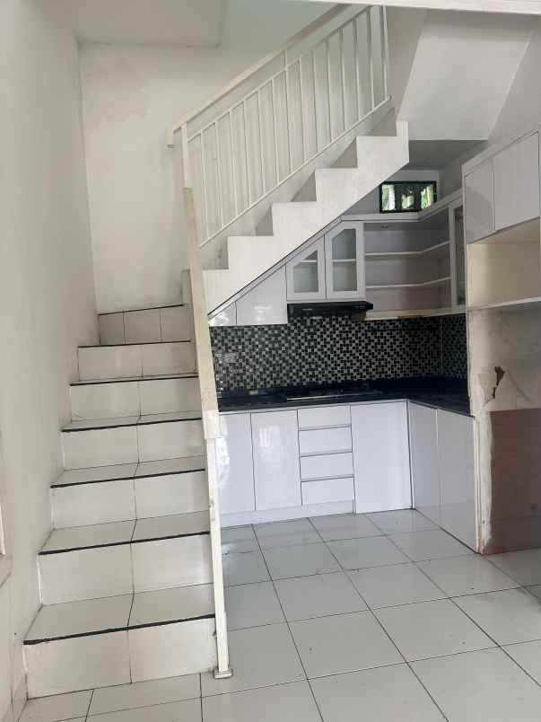 dijual rumah di legenda wisata