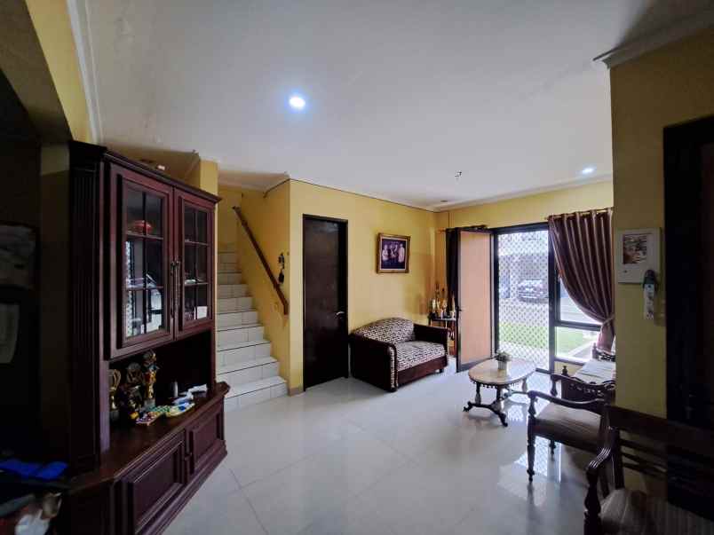 dijual rumah di legenda wisata alternatif cibubur