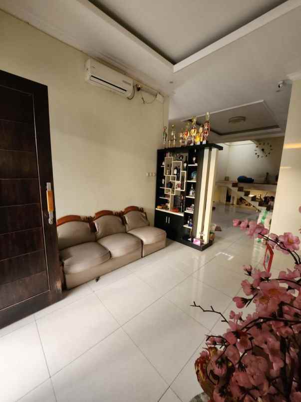 dijual rumah di taman harapan baru bekasi b0422