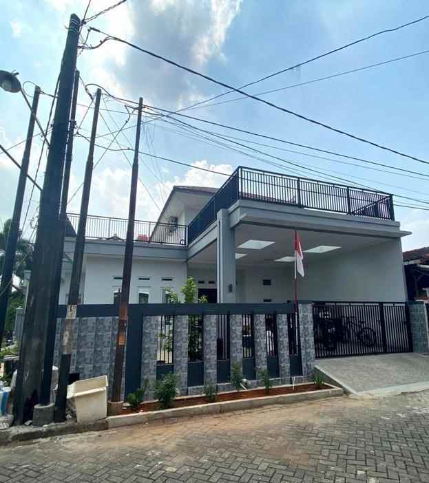 dijual rumah di taman harapan baru bekasi b0422