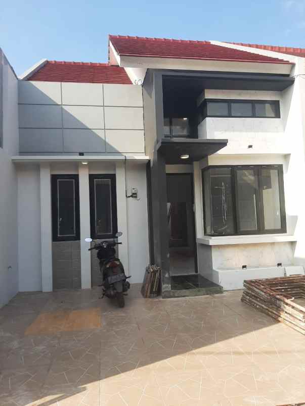 dijual rumah dolog raya pedurungan