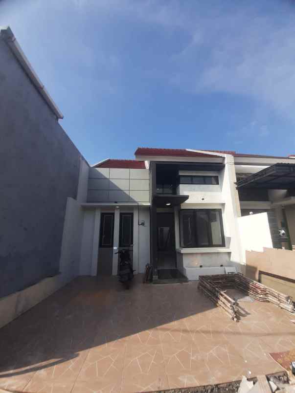 dijual rumah dolog raya pedurungan