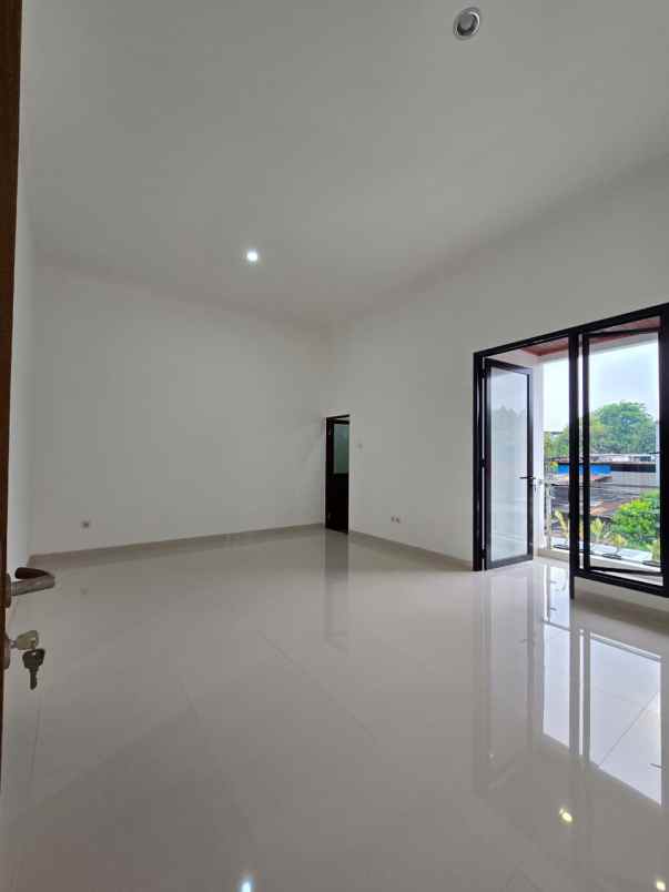 dijual rumah duren sawit