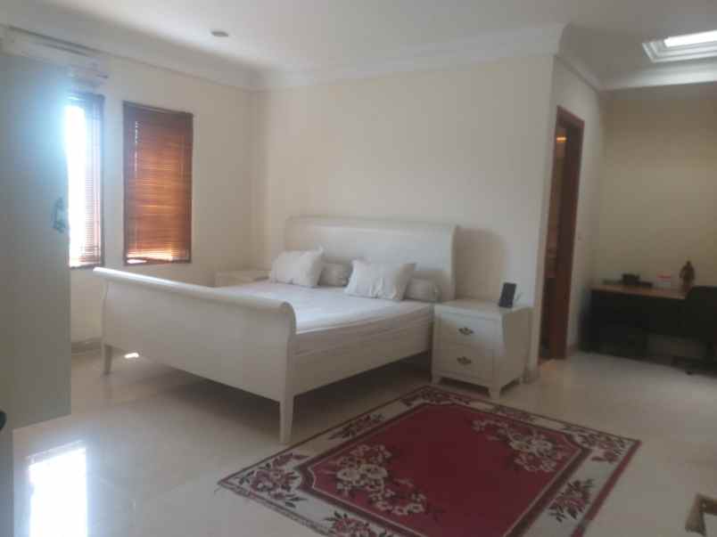 dijual rumah duren tiga