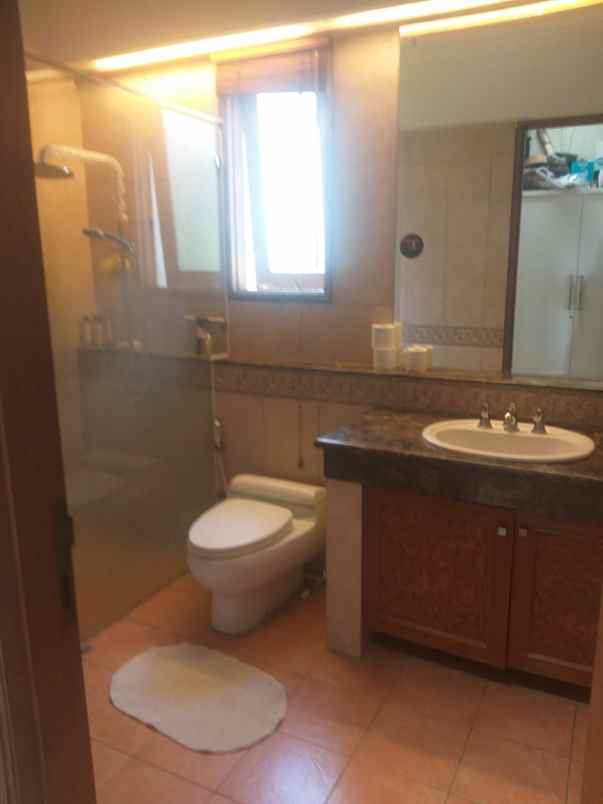 dijual rumah duren tiga