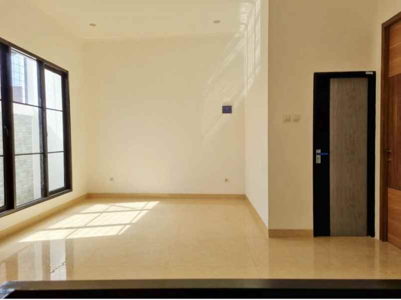 dijual rumah duren tiga kali bata