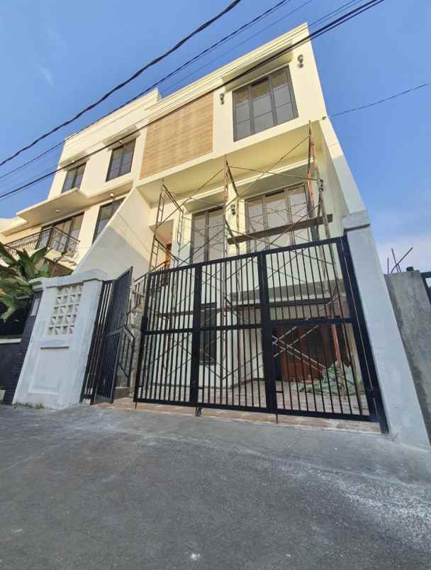 dijual rumah duren tiga kali bata