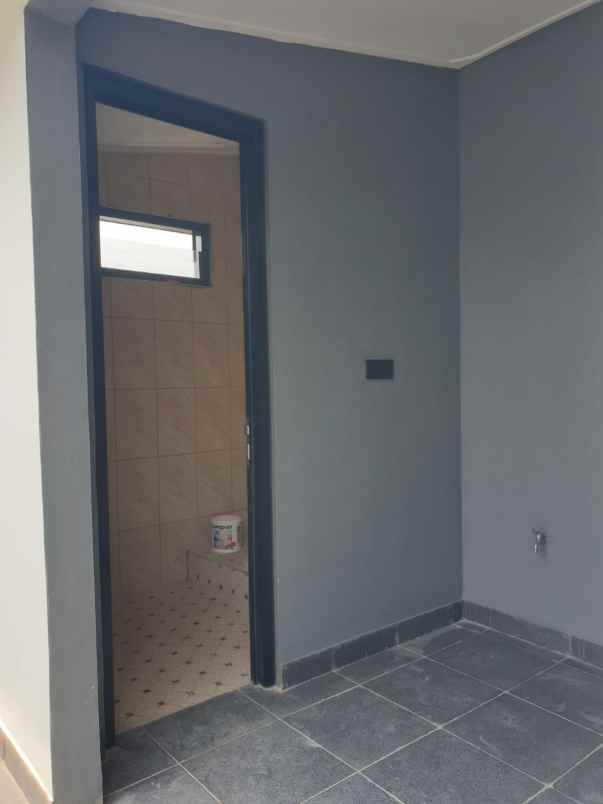 dijual rumah eminent bsd