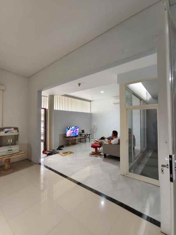 dijual rumah forest mansion