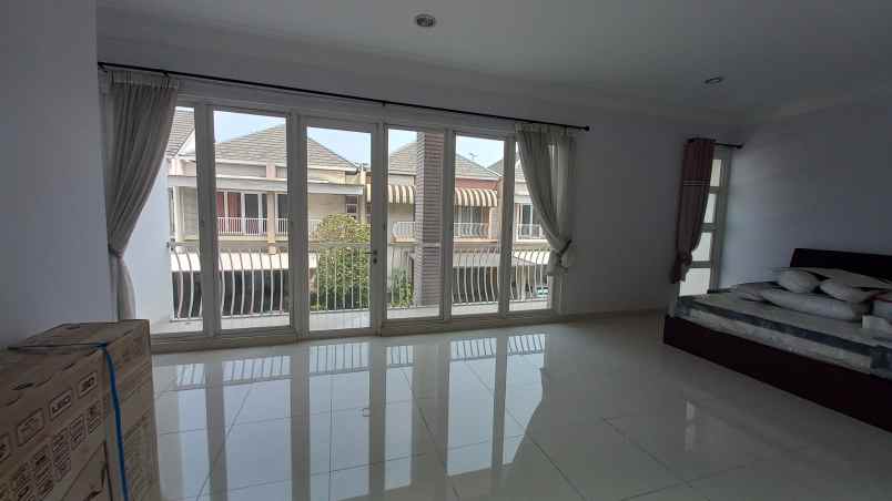 dijual rumah full renov