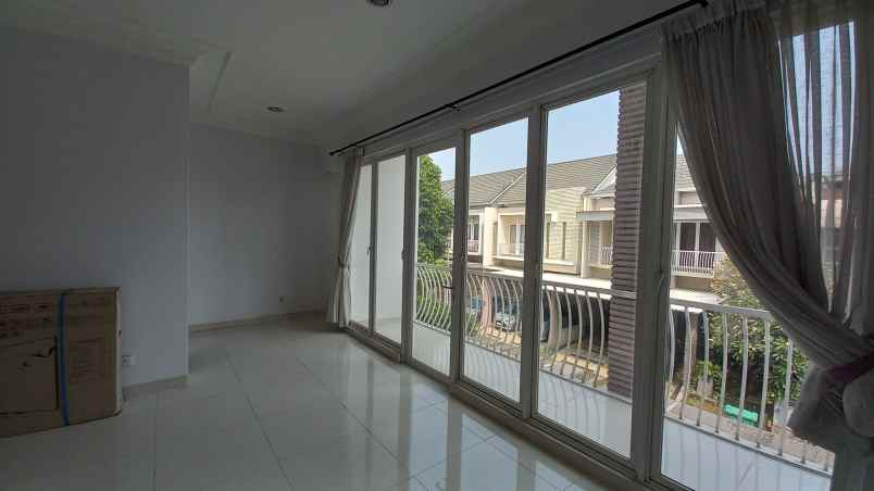 dijual rumah full renov