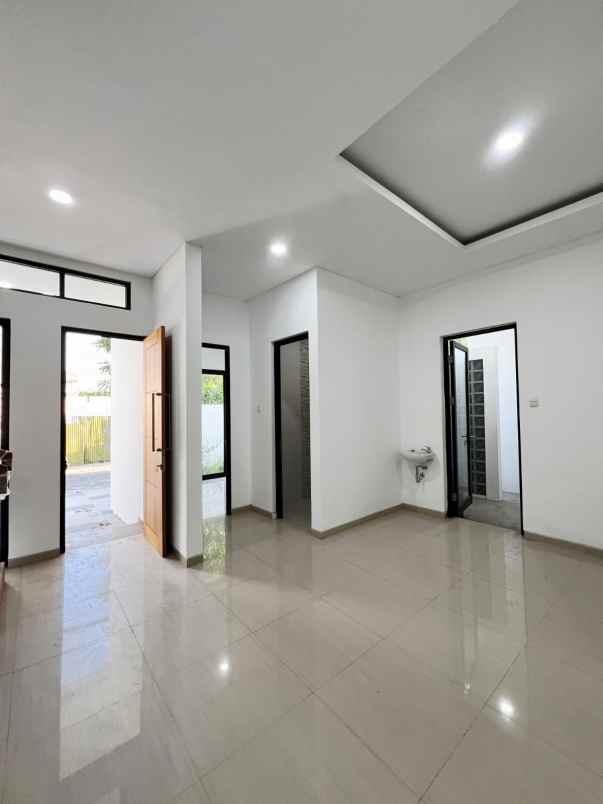 dijual rumah gading pantai