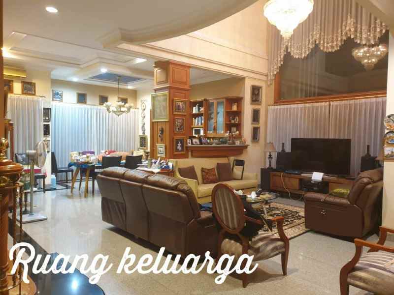dijual rumah galaxy bumi permai surabaya