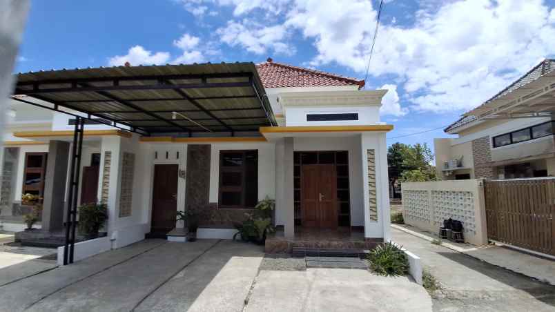 dijual rumah gayamprit klaten selatan