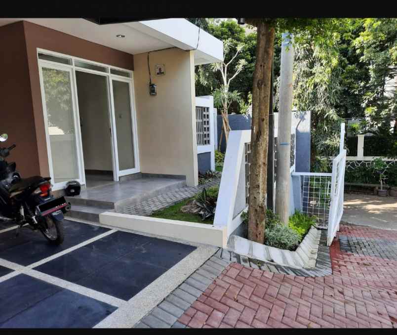 dijual rumah gegerkalong