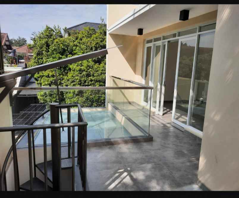 dijual rumah gegerkalong