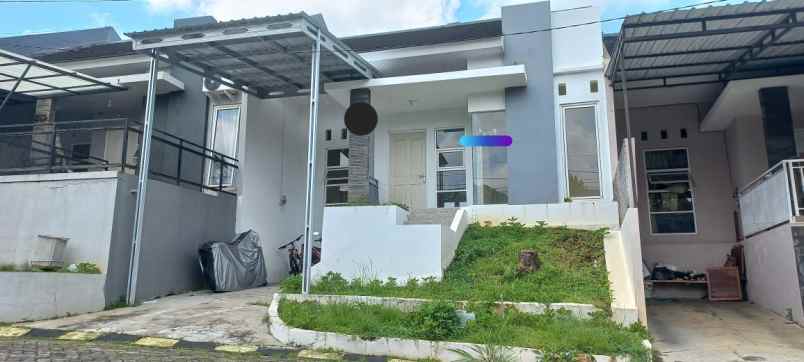 dijual rumah grafika banyumanik semarang