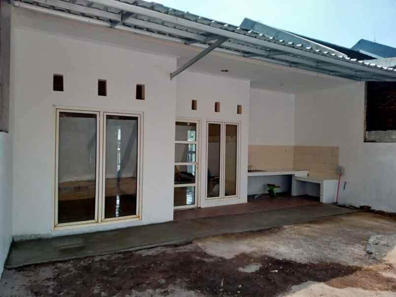 dijual rumah grafika banyumanik semarang
