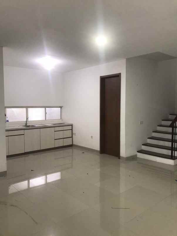 dijual rumah graha natura edenia