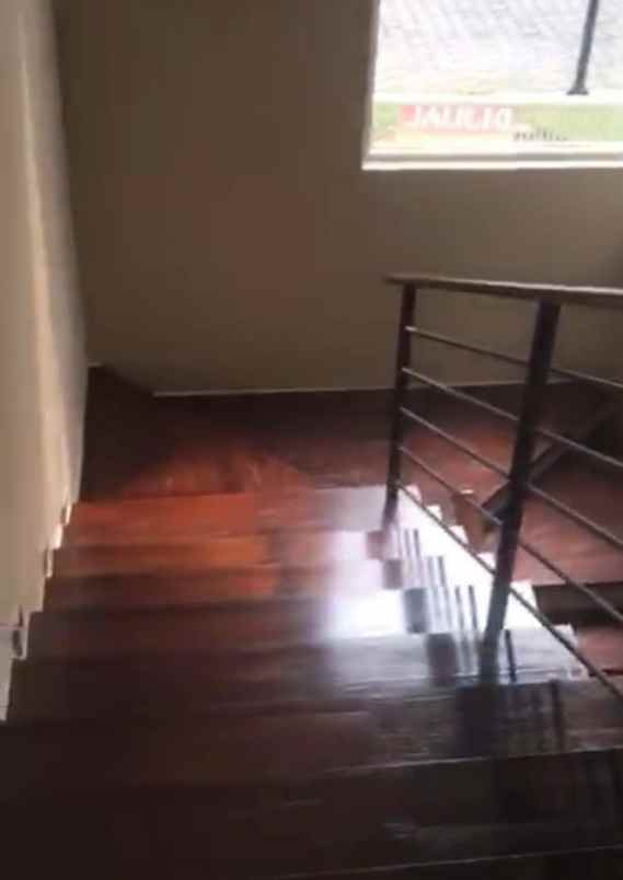 dijual rumah graha natura surabaya barat