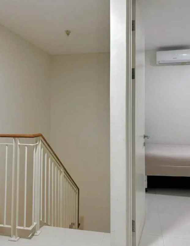 dijual rumah grand island pakuwon city