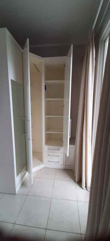 dijual rumah grand orchard