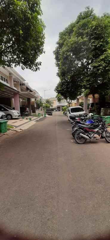 dijual rumah grand orchard