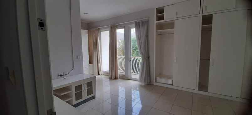 dijual rumah grand orchard