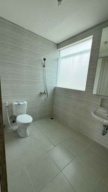 dijual rumah grand pakuwon adelaide