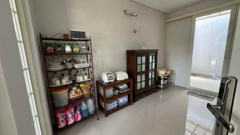 dijual rumah grand pakuwon adelaide